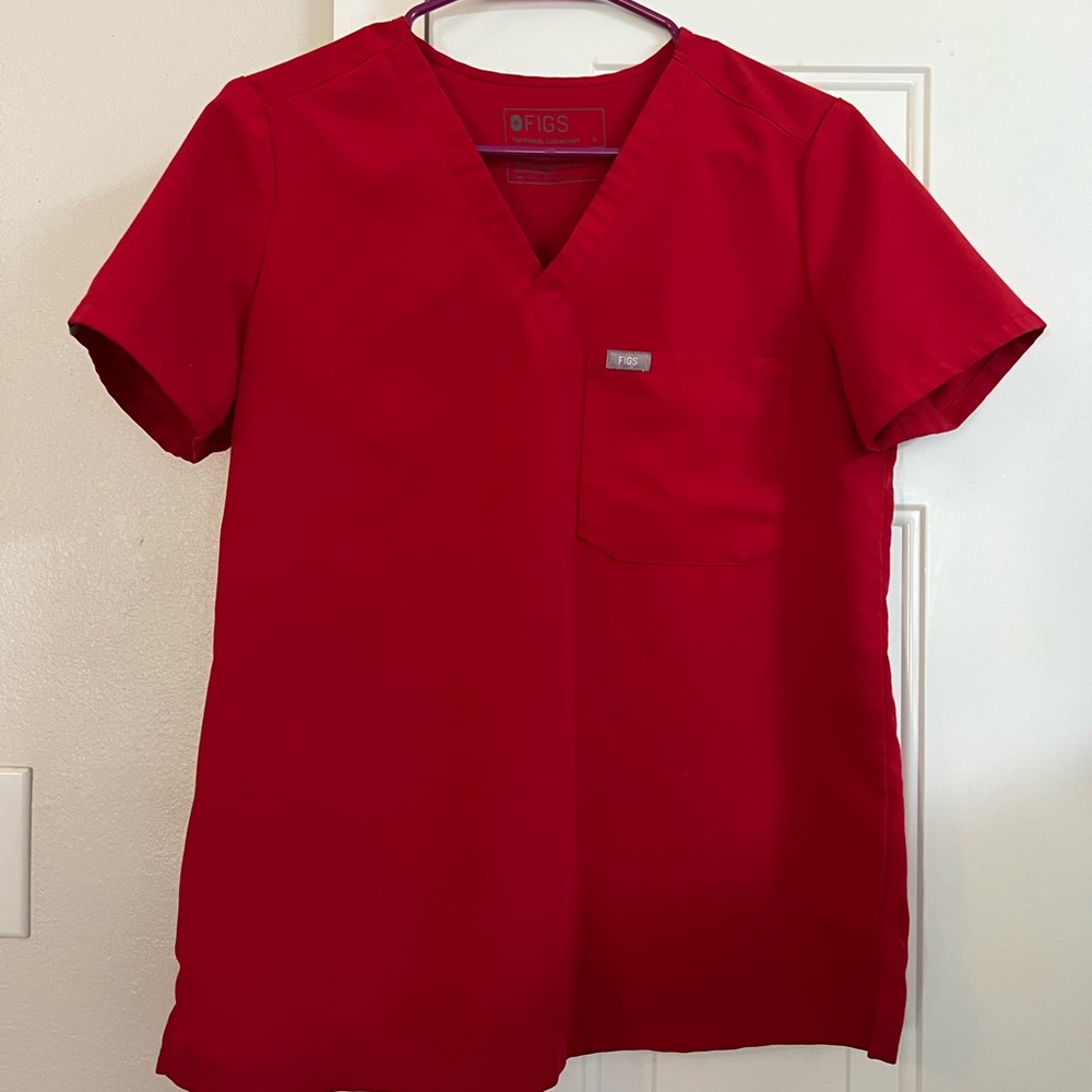 Winning Red Figs Scrub Set